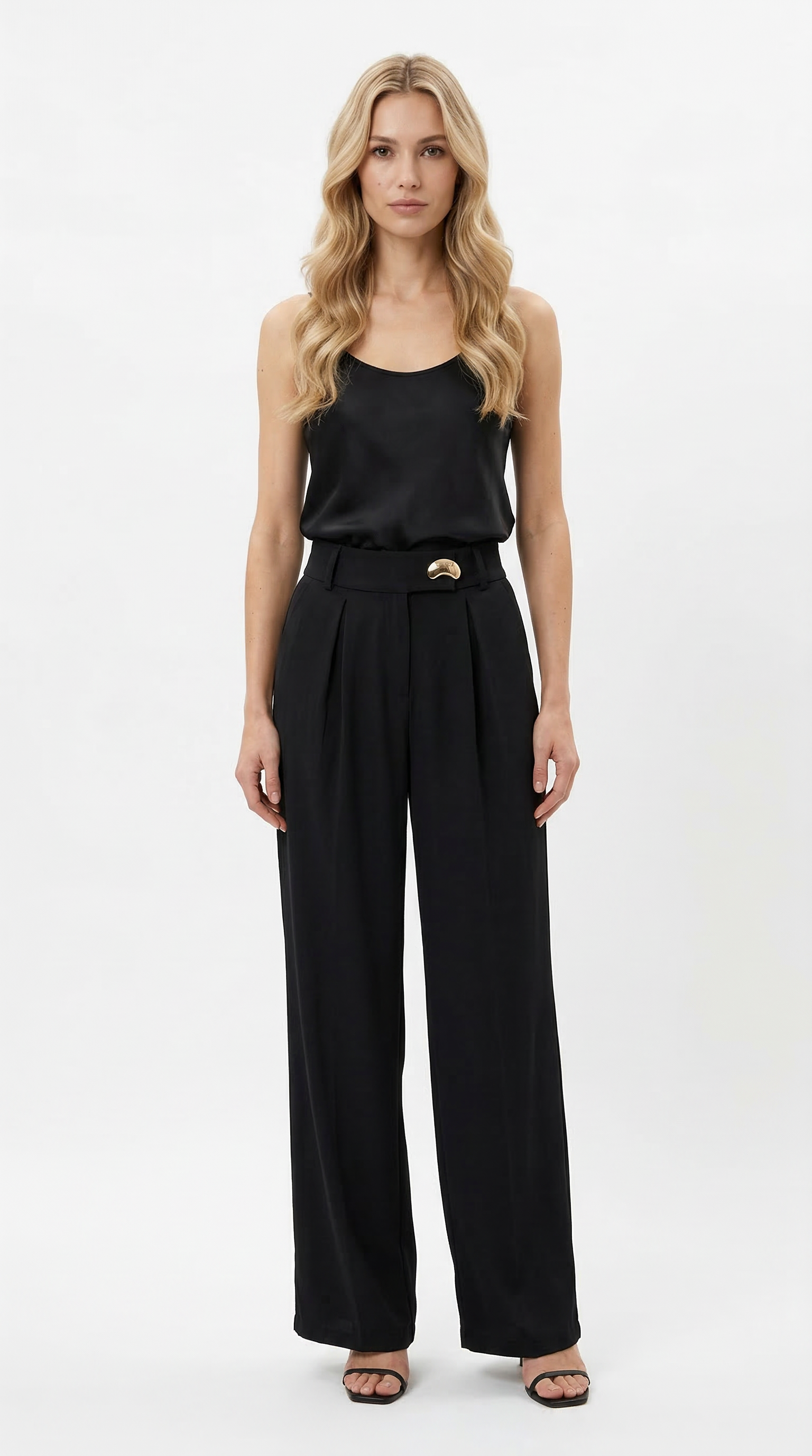 Toka Detaylı Siyah Geniş Paça Pantolon