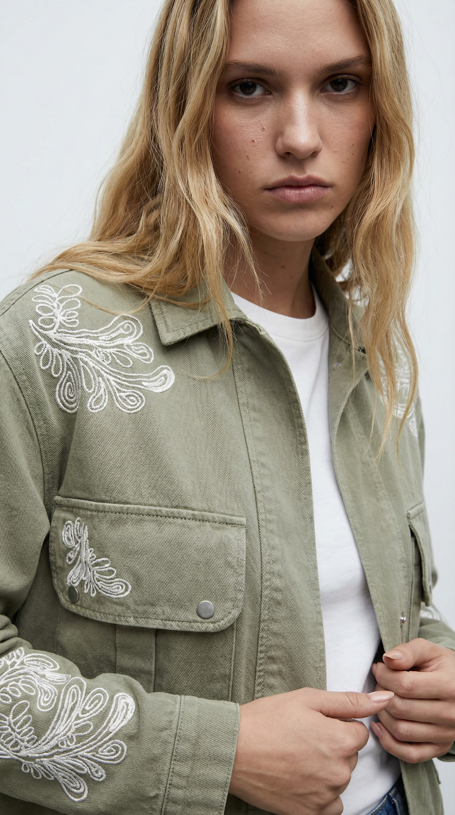 Haki Nakış Detaylı Ceket