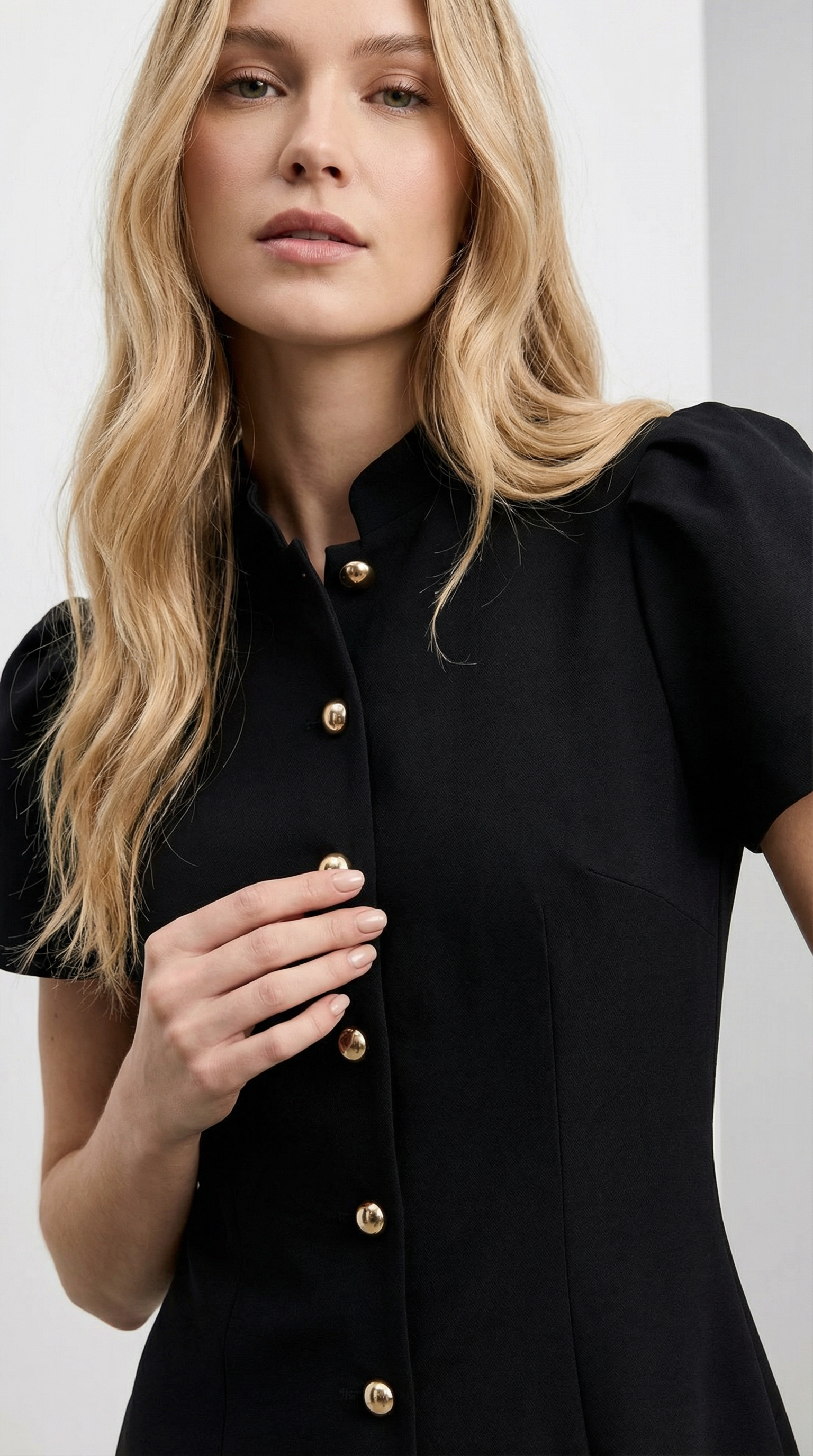 Düğme Detaylı Siyah Mini Elbise