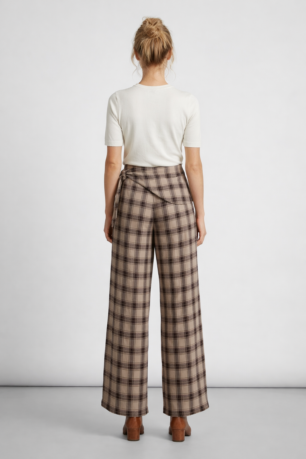 Bej Ekose Bağlamalı Pantolon