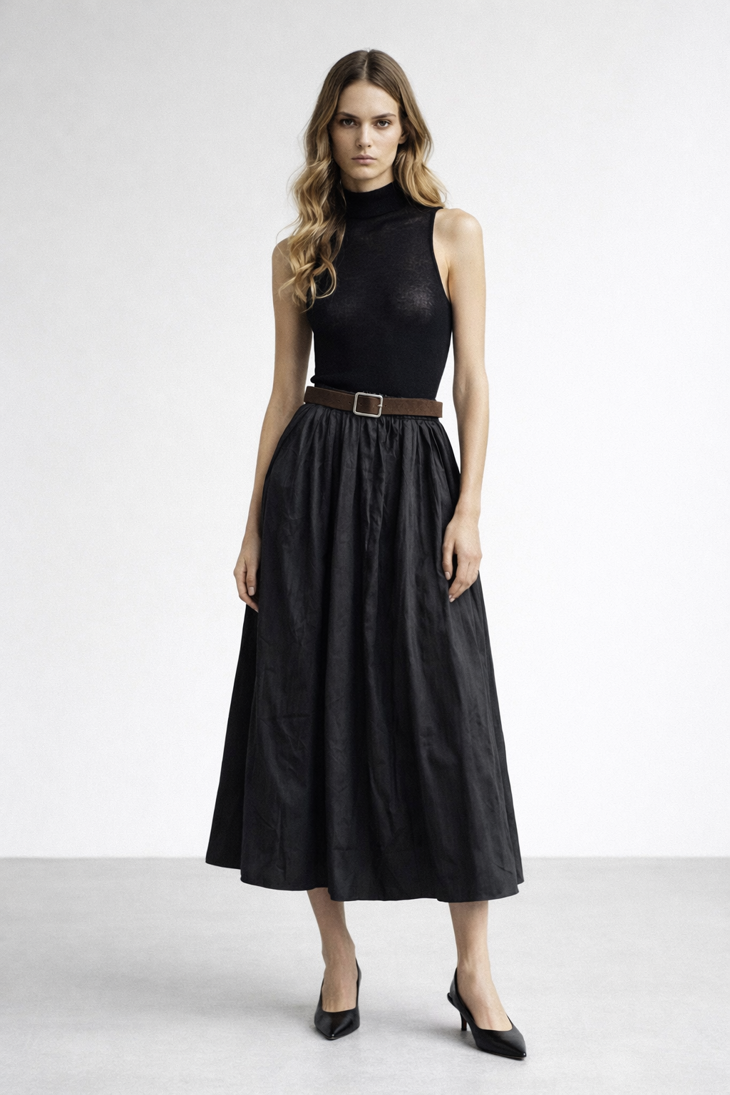 Süet Kemer Detaylı Midi Etek