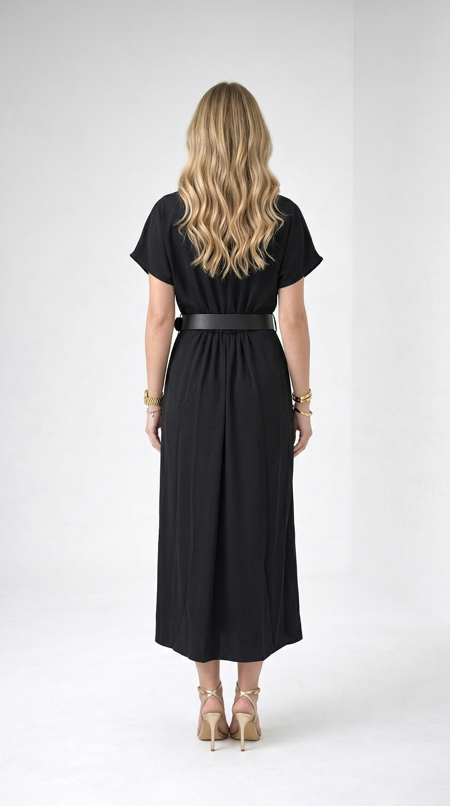 Kemer Detaylı Siyah Midi Elbise