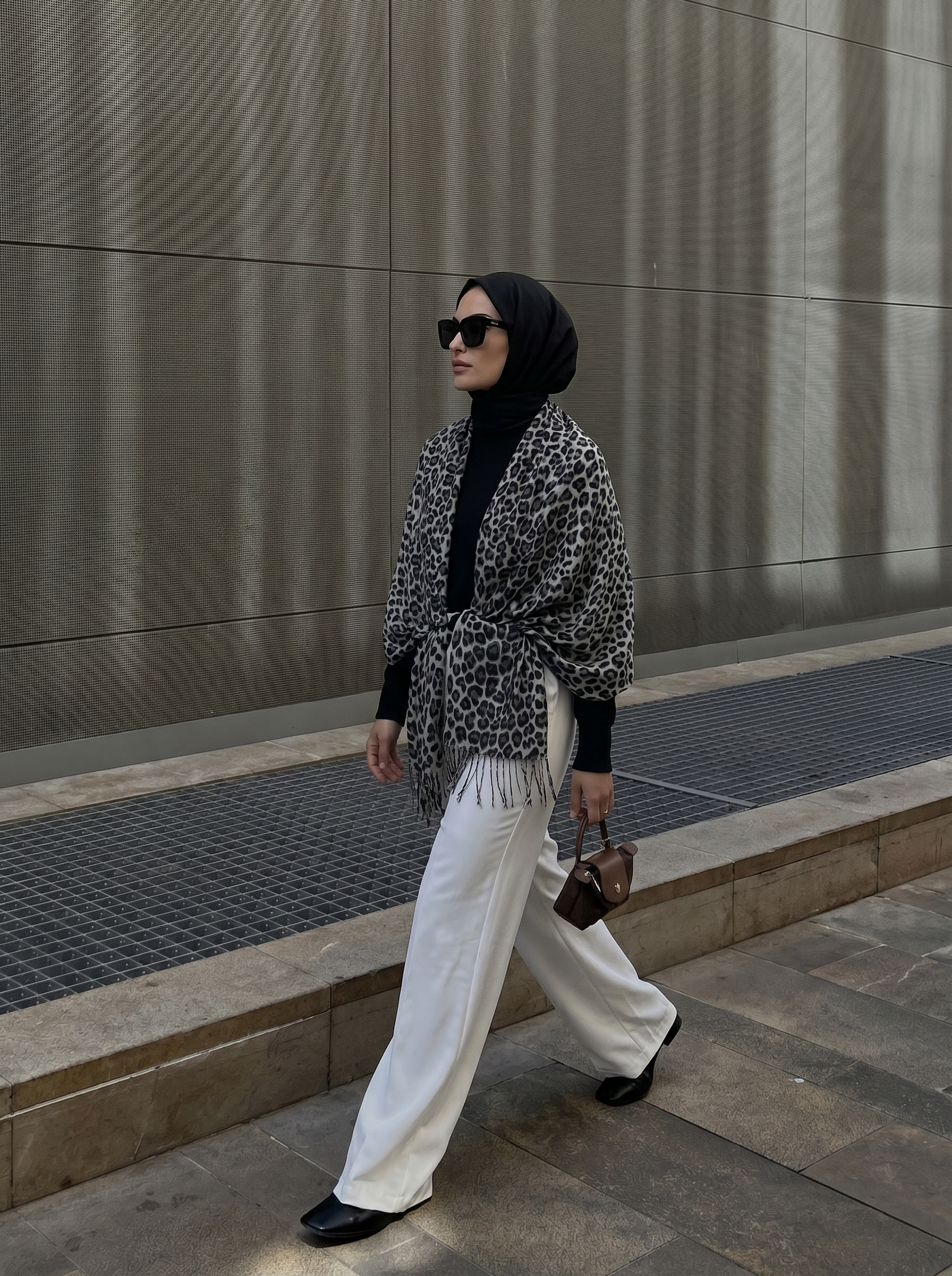 Leopar Desenli İpek Baskılı Şal