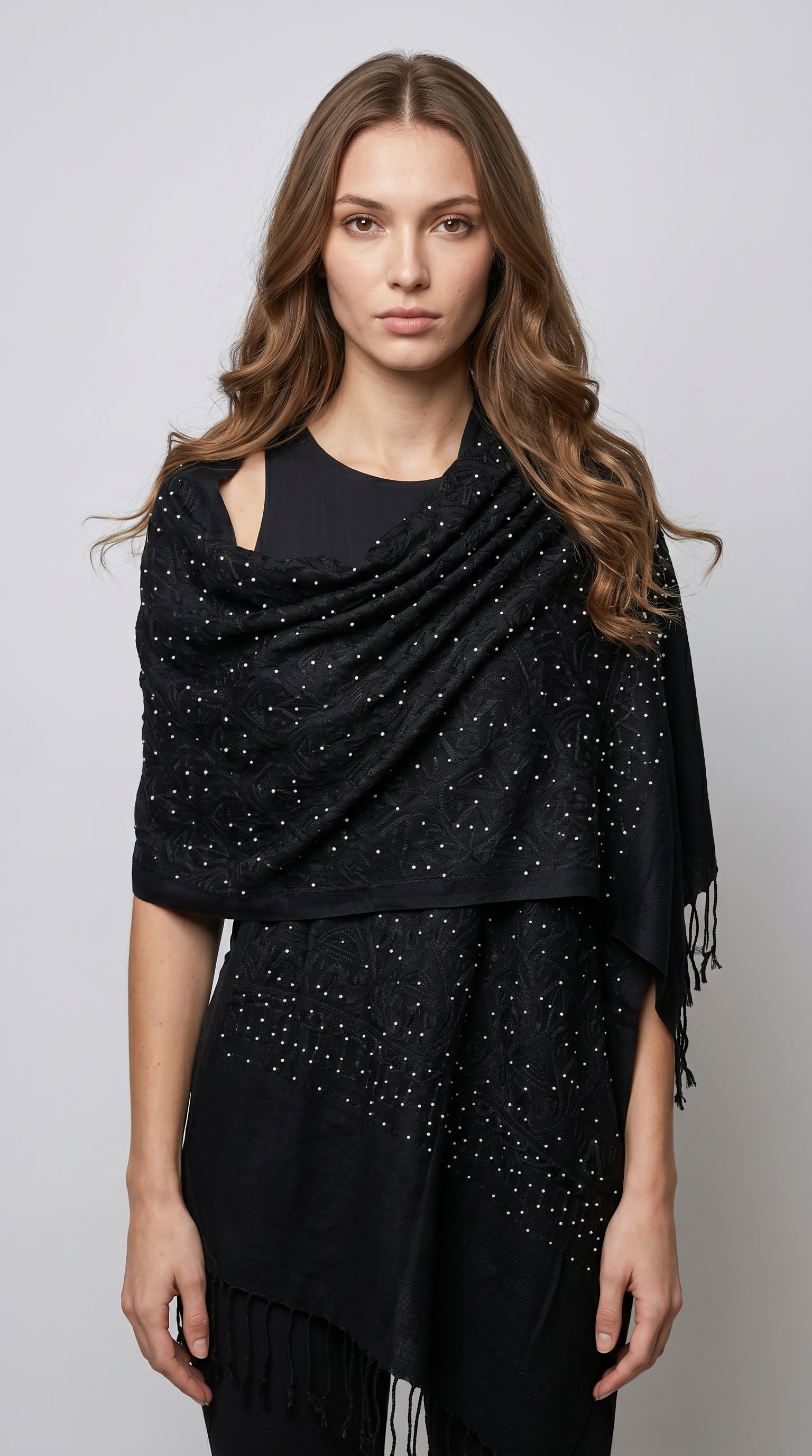 Siyah Taş İşlemeli Şal