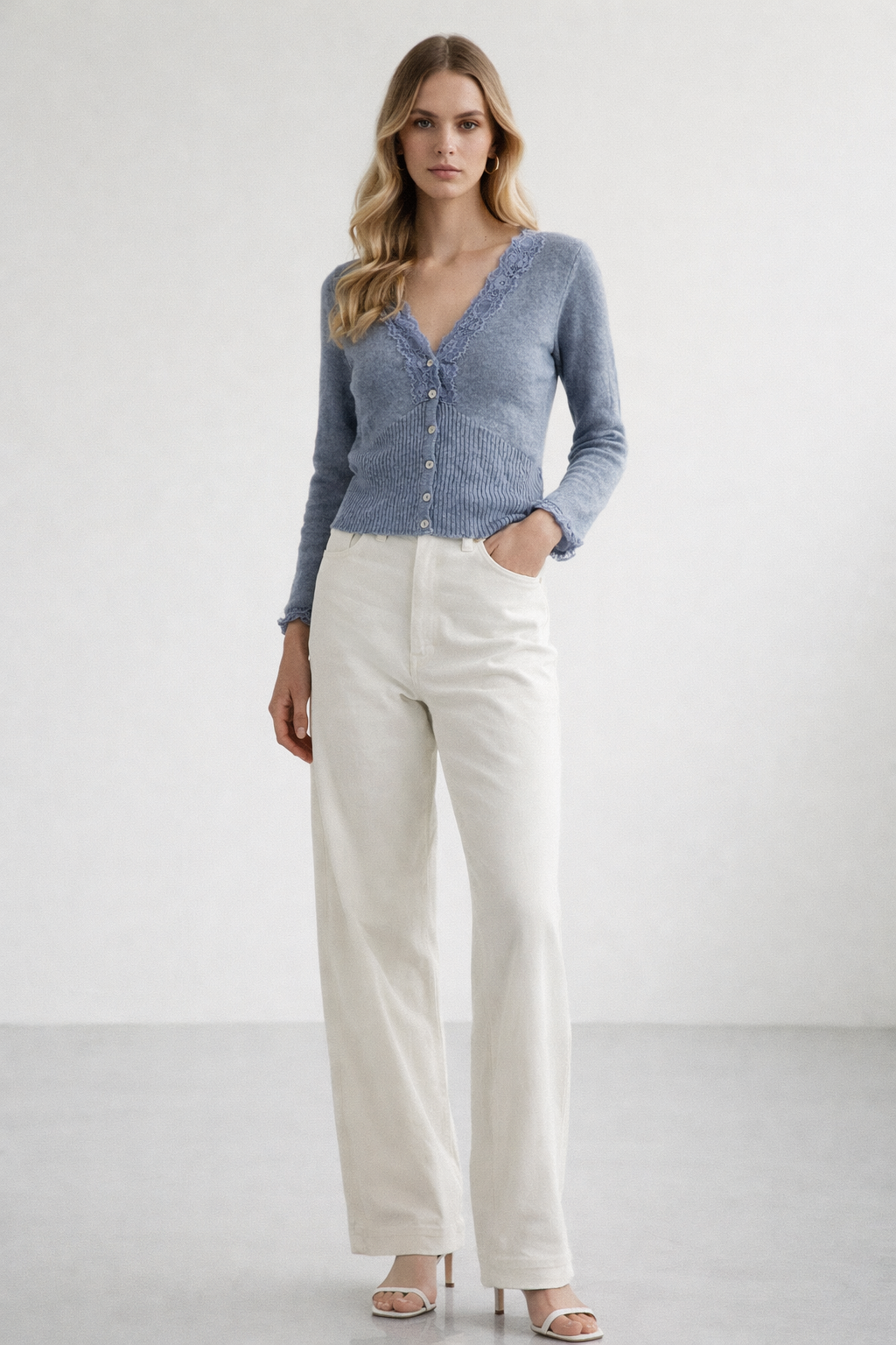 Mavi Dantel Detaylı Triko Hırka