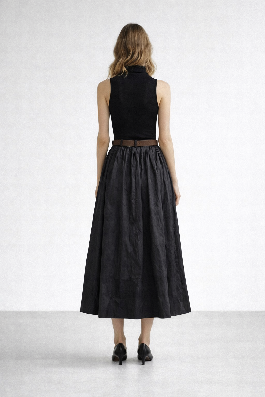 Süet Kemer Detaylı Midi Etek