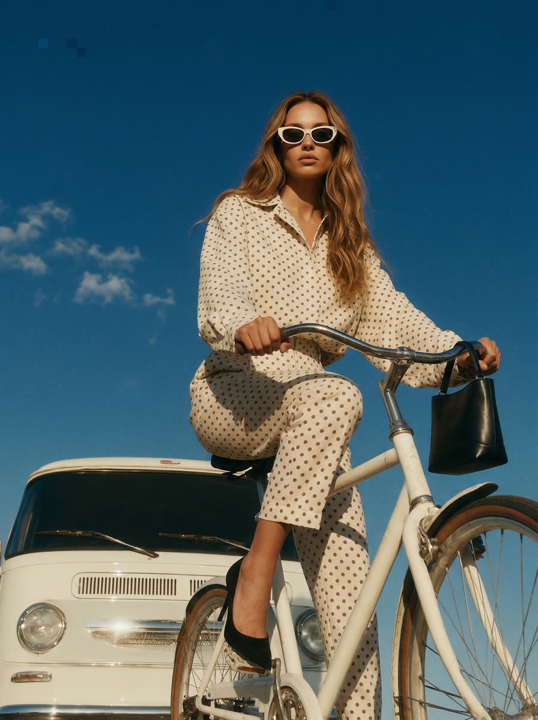 Ekru – Siyah Puantiyeli Pantolon