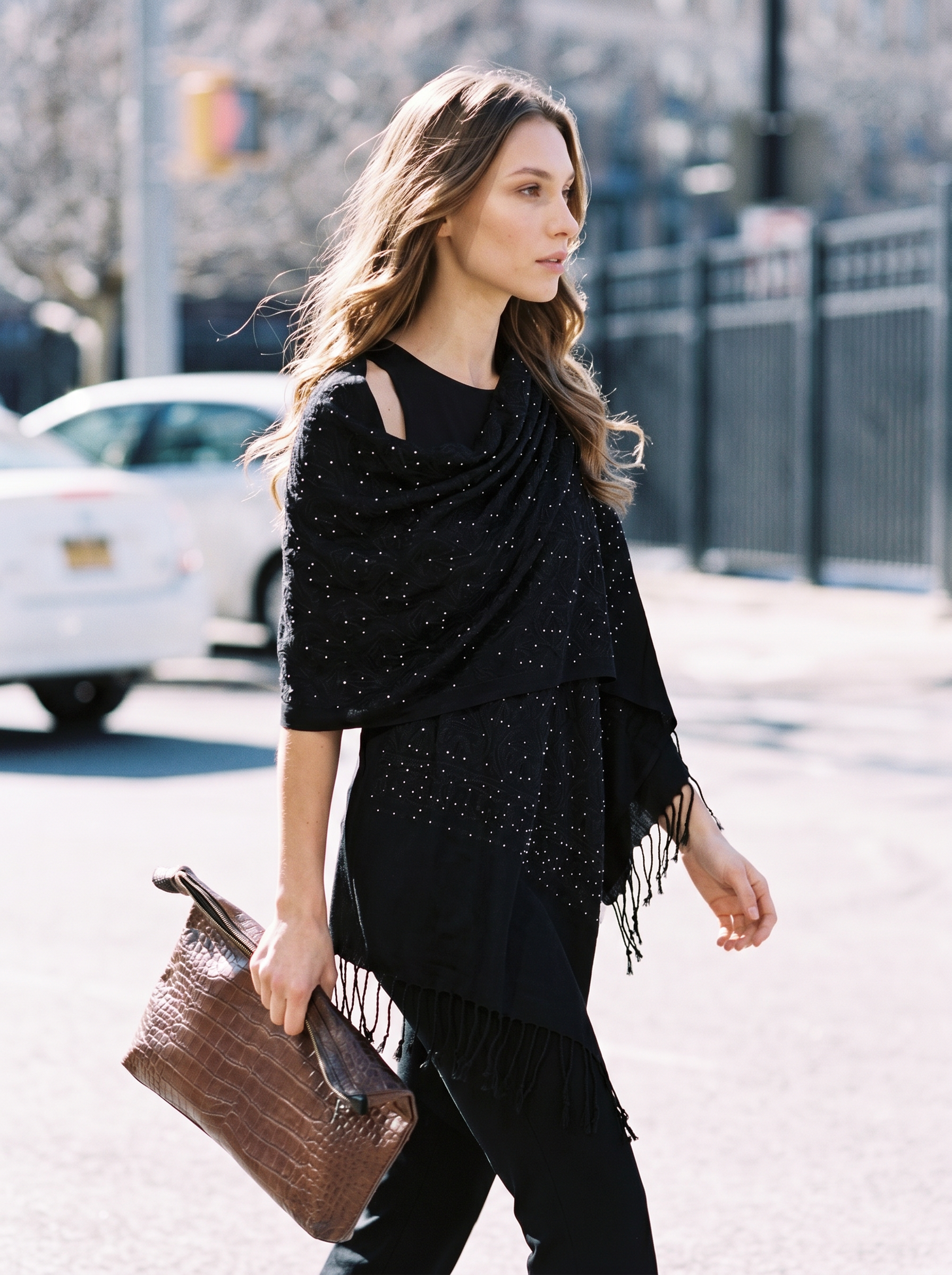 Siyah Taş İşlemeli Şal